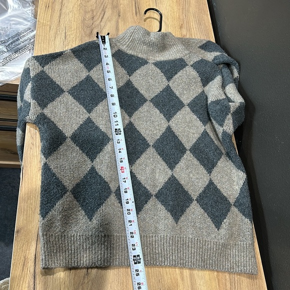 Abercrombie & Fitch women’s classic easy turtleneck sweater tan checkered wool - Picture 5 of 10